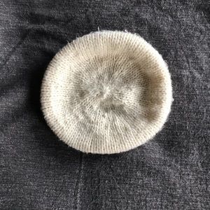 H&M / White Knitted Beret Winter Hat